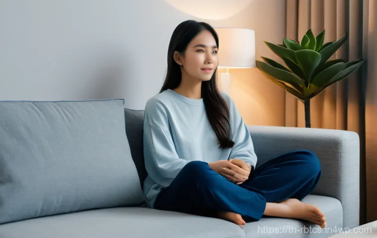 로봇 심리상담의 성공적인 사례 연구 - **Prompt:** A serene and comforting scene where a young Thai woman in her late 20s, with long dark h...